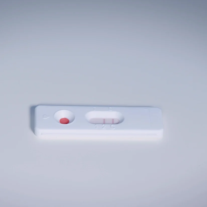 Patris Health CRP-Selbsttest – Schritt 5, Testkassette mit den Ergebnislinien